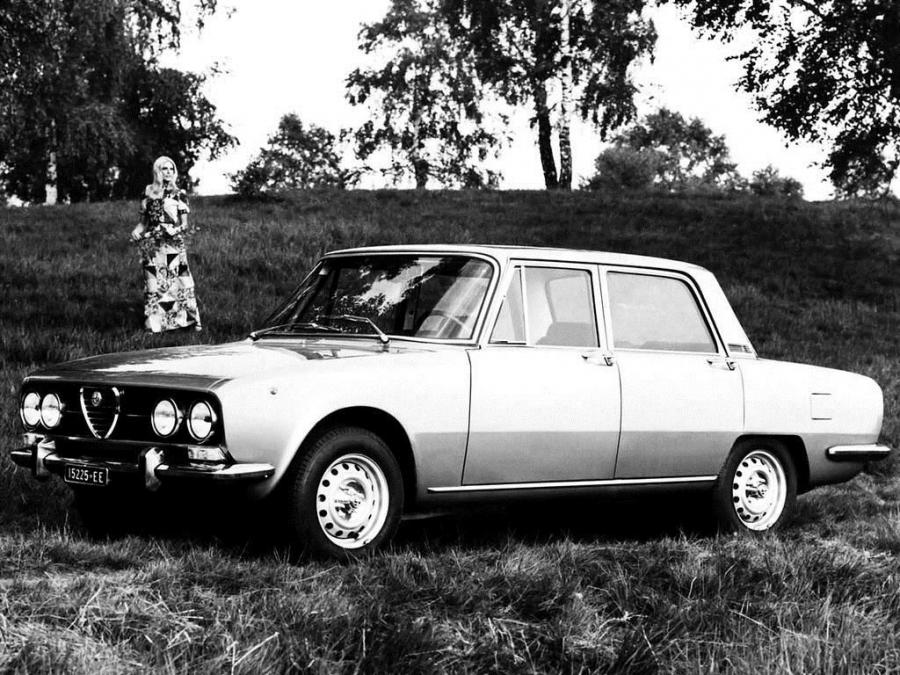  Alfa Romeo 2000 Berlina (105) 1971 года  (фото 7 из 9)